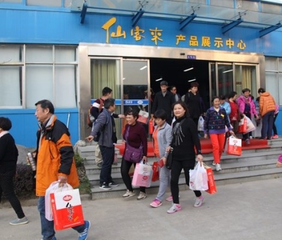 “三八”節(jié)仙客來(lái)靈芝產(chǎn)業(yè)園游客“爆棚”