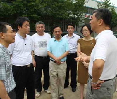 江西省林業(yè)廳廳長閻鋼軍蒞臨仙客來公司視察、指導(dǎo)工作