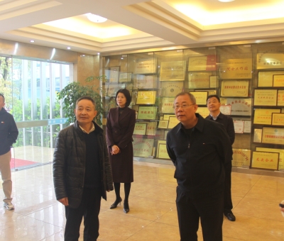 國(guó)家稅務(wù)總局九江市稅務(wù)局黨委副書記、副局長(zhǎng)孫暉等領(lǐng)導(dǎo)蒞臨仙客來公司調(diào)研